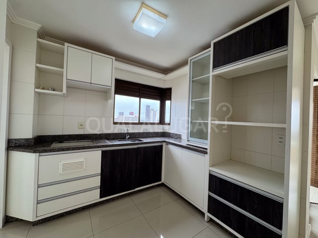 Apartamento 3 quartos e 2 banheiros, para alugar, no bairro Aeroporto em Tubarão