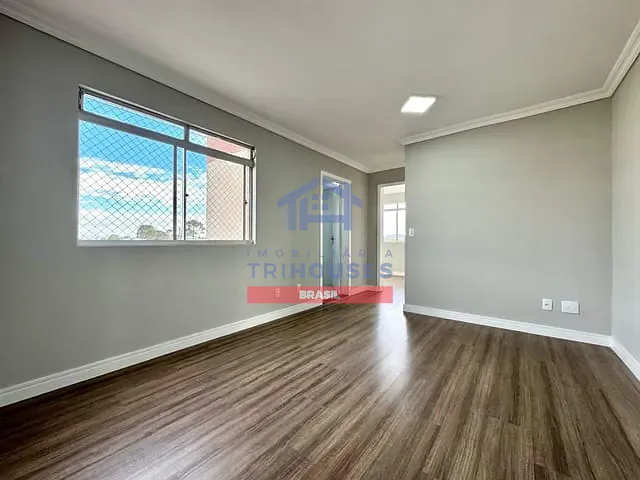 Apartamento 2 quartos e 1 banheiro, à venda, no bairro Ipê em São José dos Pinhais