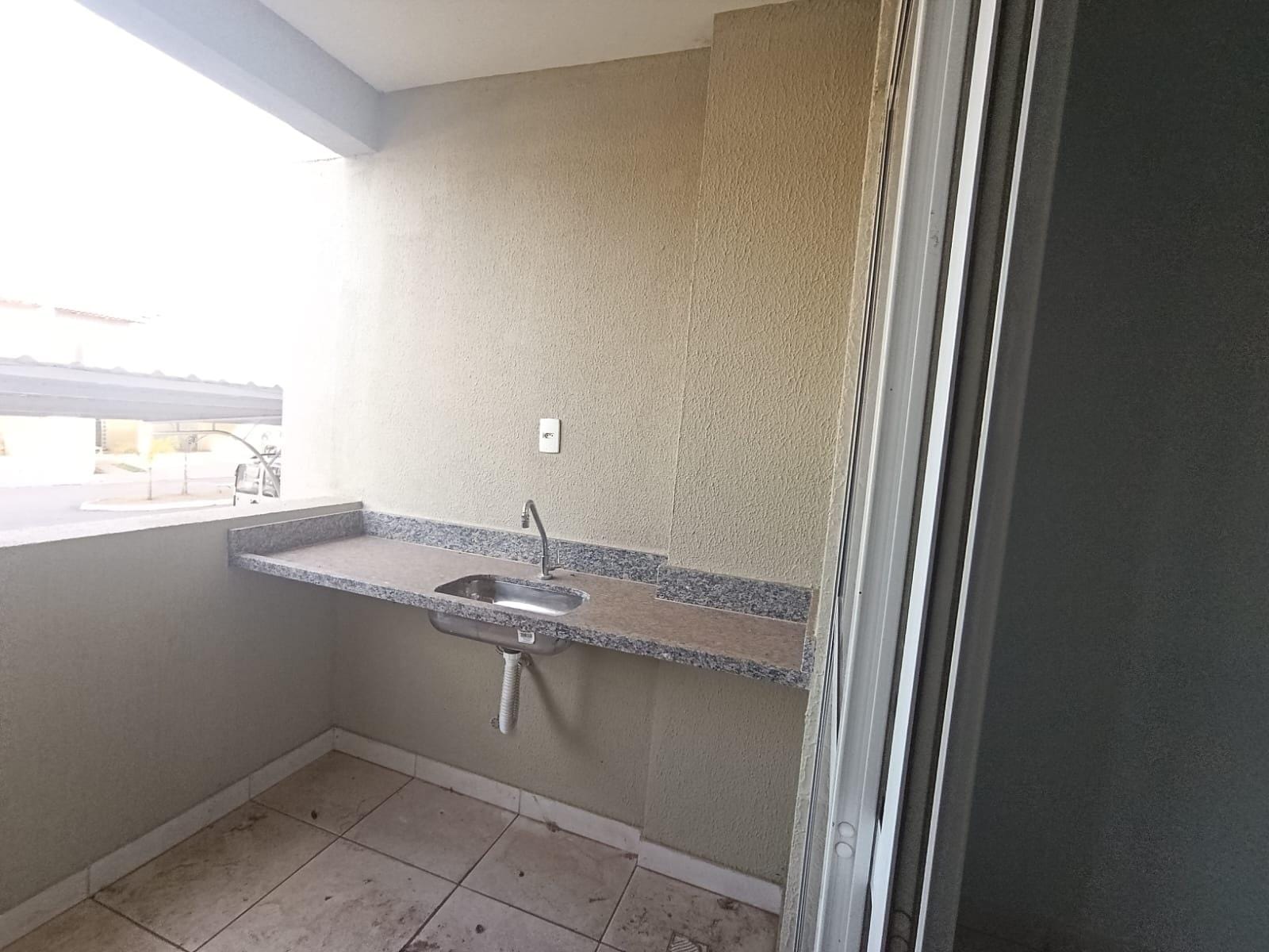 Apartamento à venda com 2 quartos, 64m² - Foto 3