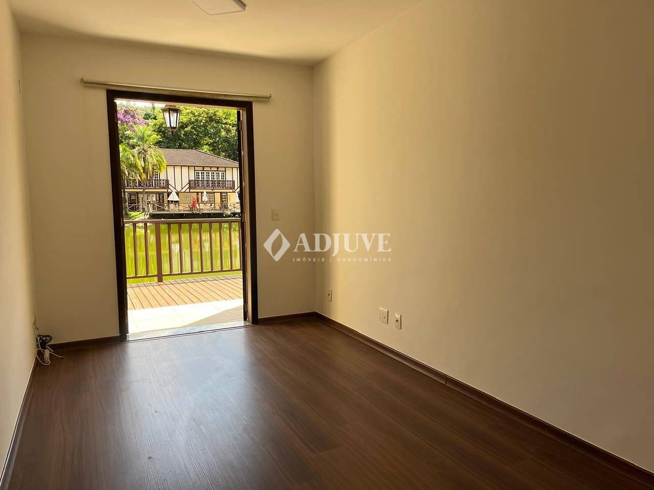 Apartamento à venda com 3 quartos, 87m² - Foto 4