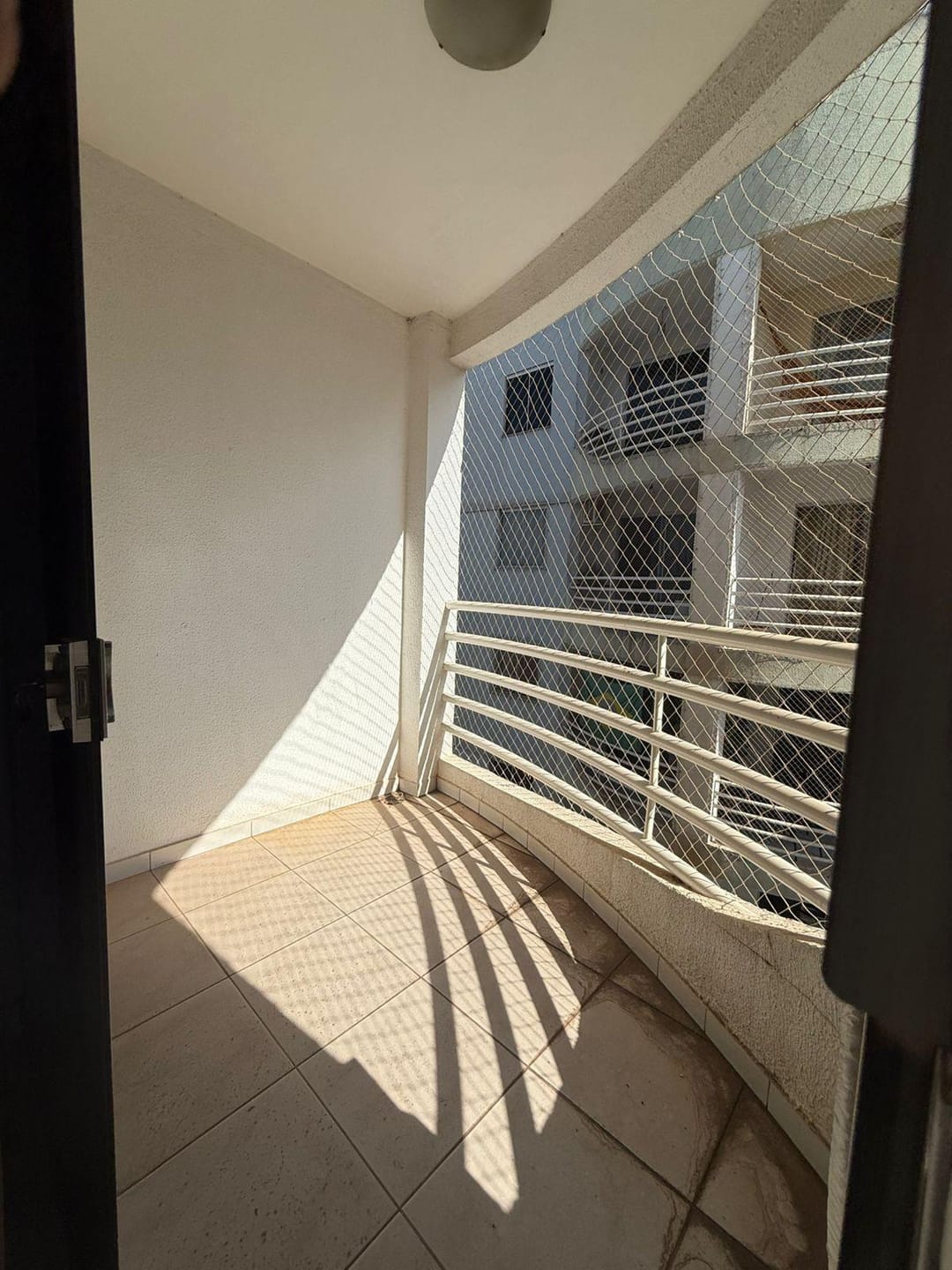 Apartamento à venda com 2 quartos, 64m² - Foto 3
