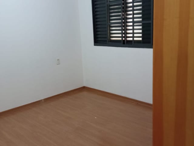 Foto do Apartamento - Ed. Rian - Apartamento para locação com 2 dormitórios - Centro, Londrina/ PR | Premier Imóveis
