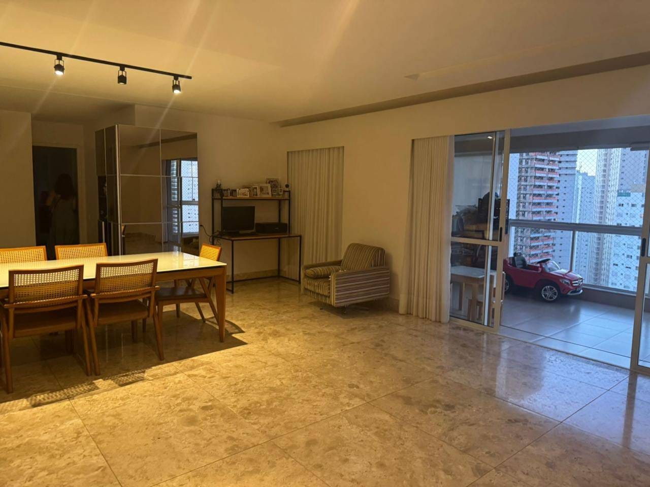 Apartamento à venda com 3 quartos, 167m² - Foto 3