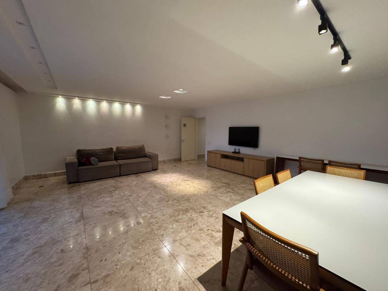 Apartamento à venda com 3 quartos, 167m² - Foto 6