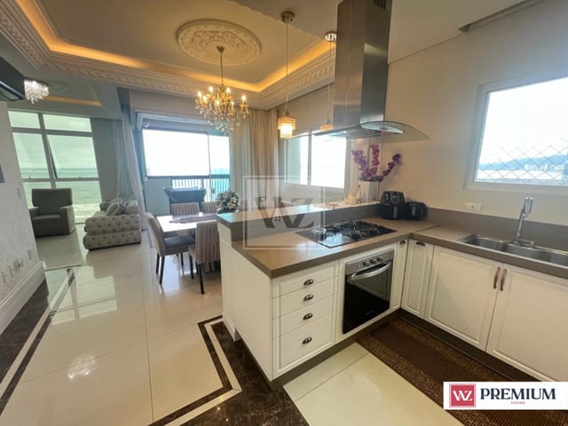 Apartamento 4 quartos e 6 banheiros, à venda, no bairro Meia Praia em Itapema