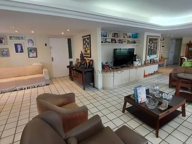 Apartamento 4 quartos e 3 banheiros, à venda, no bairro Graças em Recife