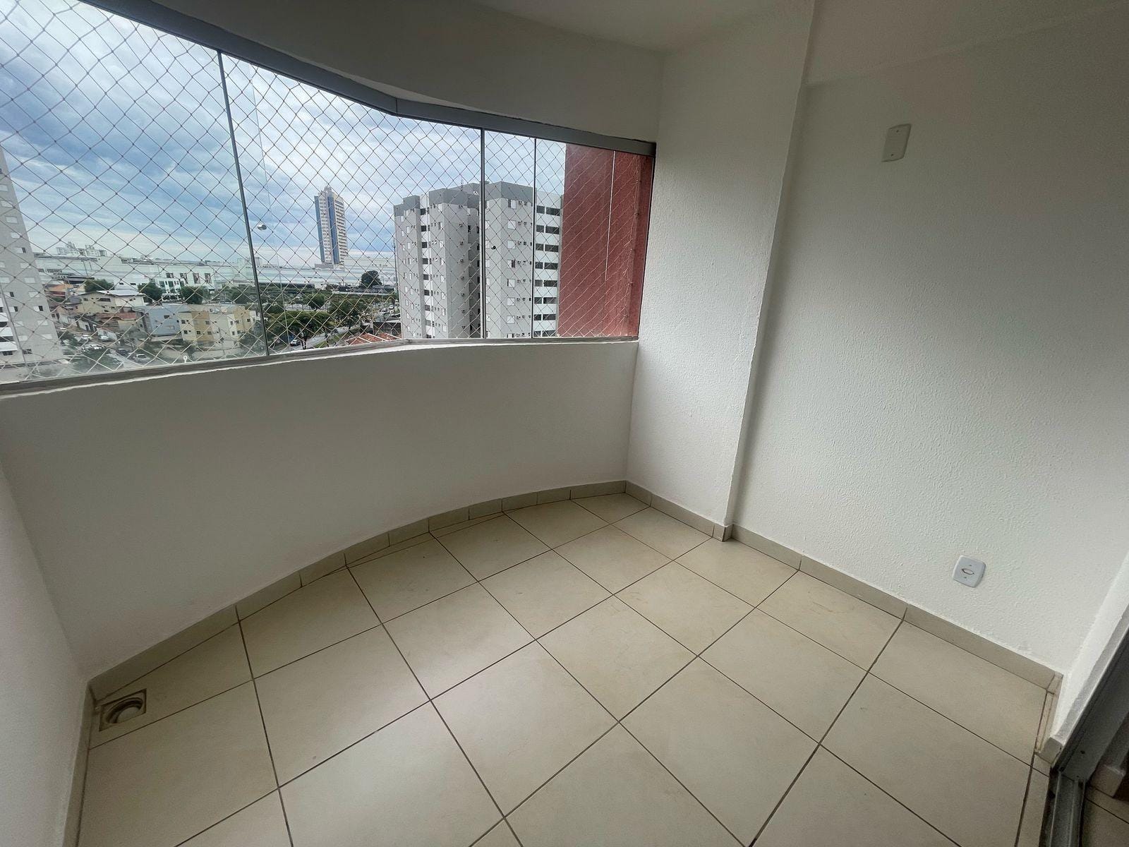 Apartamento à venda com 2 quartos, 62m² - Foto 3