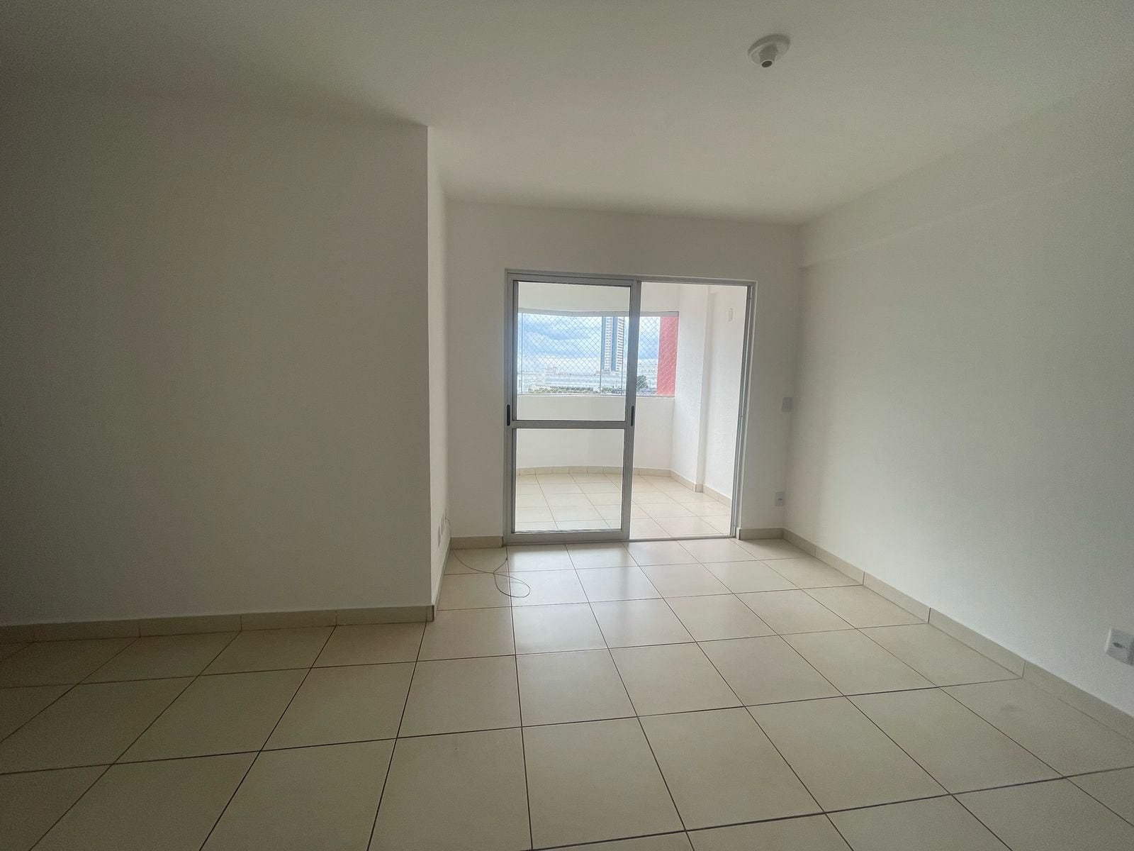 Apartamento à venda com 2 quartos, 62m² - Foto 2
