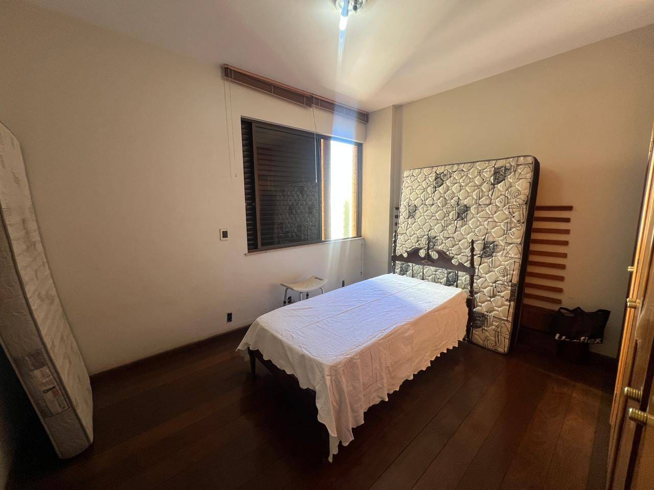 Apartamento à venda com 4 quartos, 350m² - Foto 11