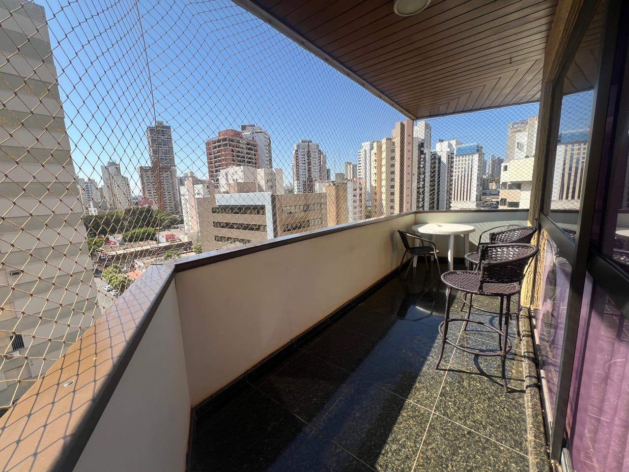 Apartamento à venda com 4 quartos, 350m² - Foto 4