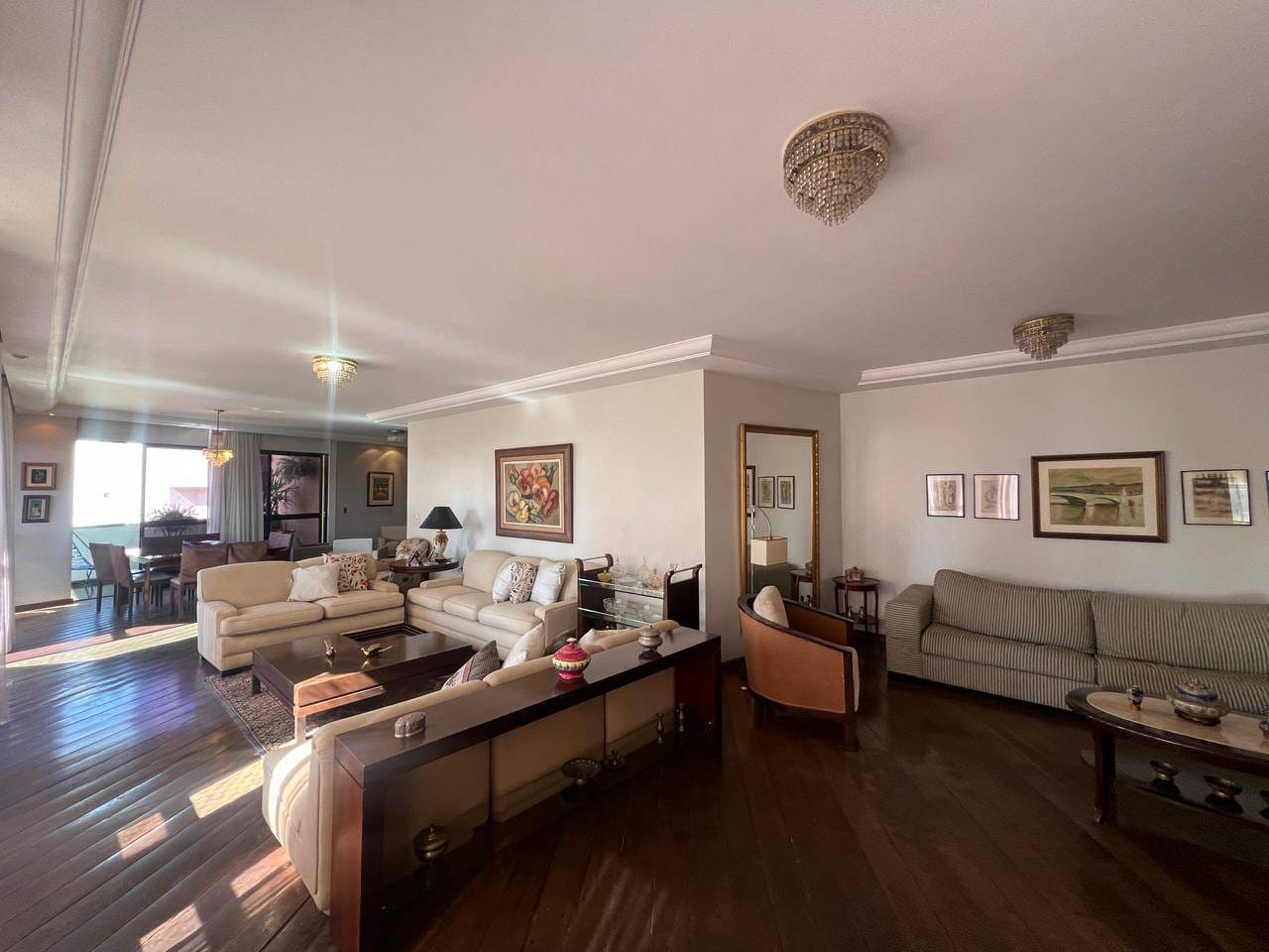 Apartamento à venda com 4 quartos, 350m² - Foto 2