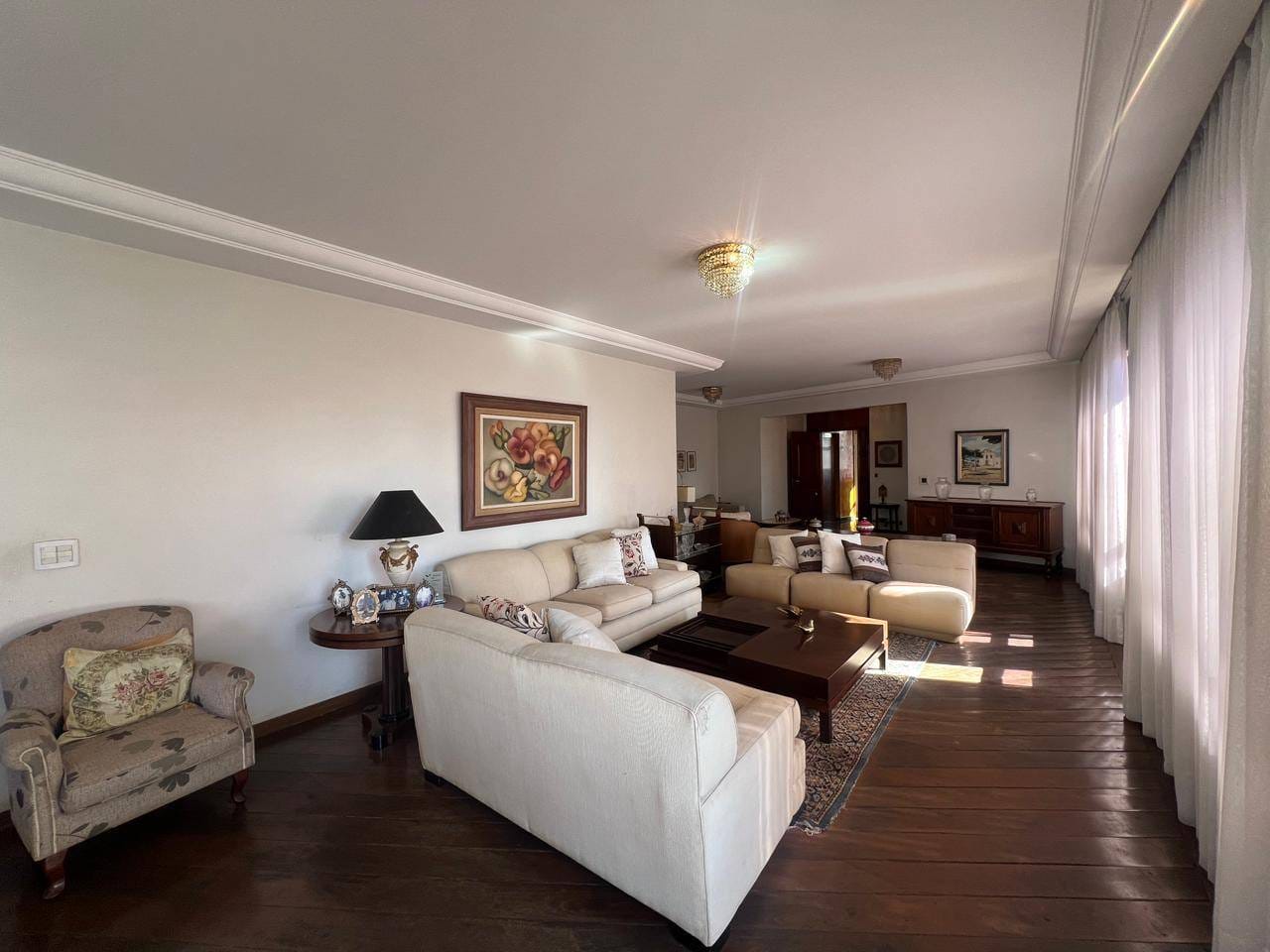 Apartamento à venda com 4 quartos, 350m² - Foto 1