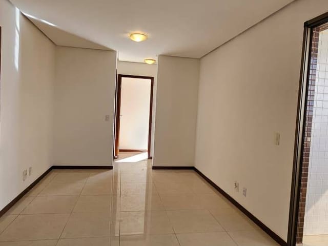 Foto do Apartamento - Rua 37 Norte, Ed. Cezanne – Apartamento com 2 quartos, varanda, suíte e vaga de garagem. | ALPHA BRASILIA A IMÓVEIS LTDA.
