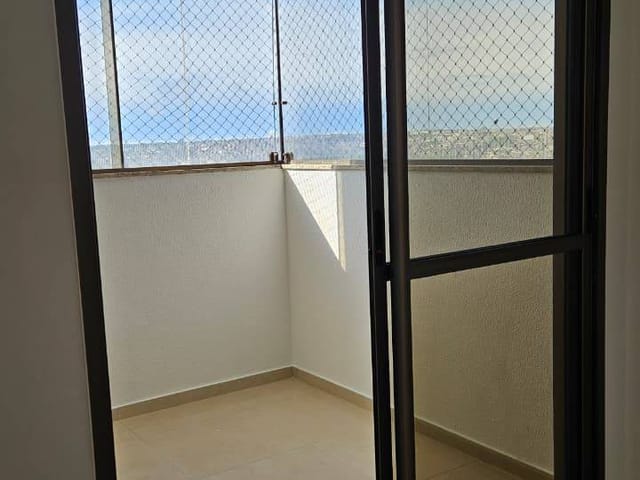 Foto do Apartamento - Rua 37 Norte, Ed. Cezanne – Apartamento com 2 quartos, varanda, suíte e vaga de garagem. | ALPHA BRASILIA A IMÓVEIS LTDA.