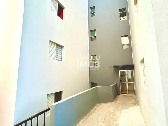 Apartamento 2 quartos e 1 banheiro, à venda, no bairro Jardim das Acácias em Várzea Paulista