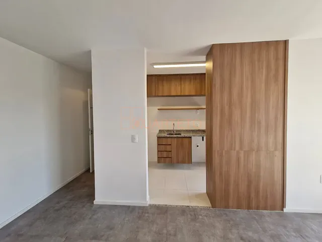 Apartamento 2 quartos e 2 banheiros, à venda ou para alugar, no bairro Vila Anastácio em São Paulo