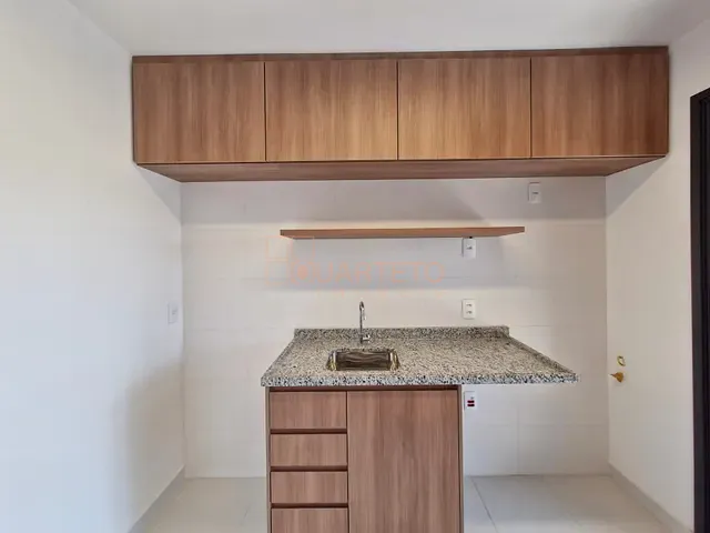 Apartamento 2 quartos e 2 banheiros, à venda ou para alugar, no bairro Vila Anastácio em São Paulo