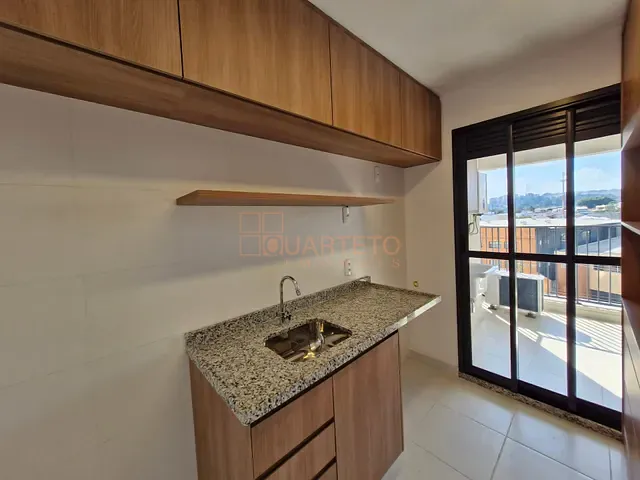 Apartamento 2 quartos e 2 banheiros, à venda ou para alugar, no bairro Vila Anastácio em São Paulo