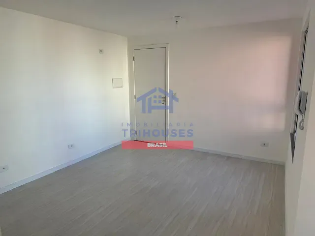 Apartamento 2 quartos e 1 banheiro, à venda, no bairro Tatuquara em Curitiba