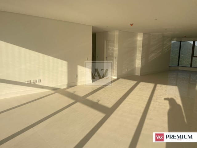 Apartamento 4 quartos e 5 banheiros, à venda, no bairro Centro em Balneário Camboriú