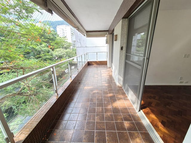 Foto do Apartamento - Av. LINEU de PAULA MACHADO! 02 QUARTOS (01 SUÍTE), 01 VAGA, VARANDA, PORTARIA 24h, próximo à LAGOA | EASY NEGOCIOS IMOBILIARIOS LTDA