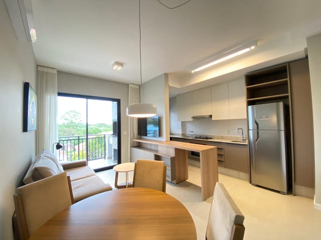 Apartamento 2 quartos e 2 banheiros, à venda, no bairro Cachoeira do Bom Jesus em Florianópolis