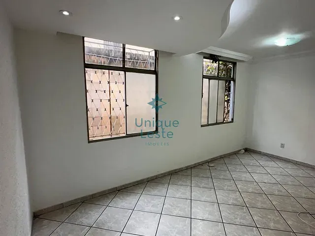 Apartamento 21 quartos e 1 banheiro, à venda, no bairro Carlos Prates em Belo Horizonte