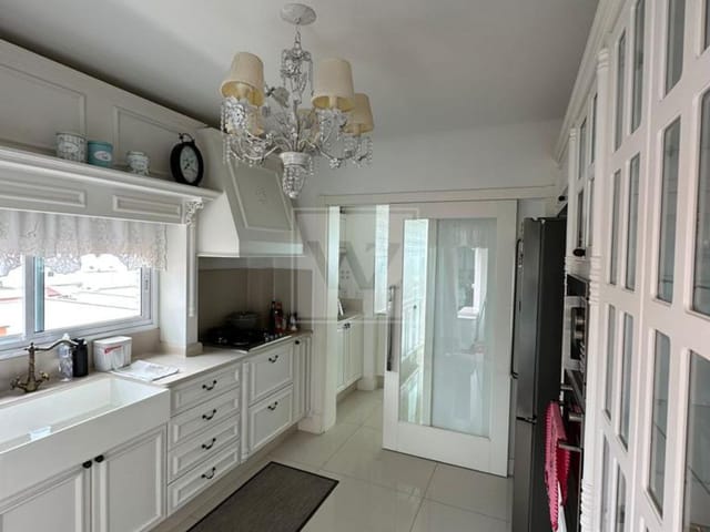 Apartamento 4 quartos e 5 banheiros, à venda, no bairro meia praia em Itapema