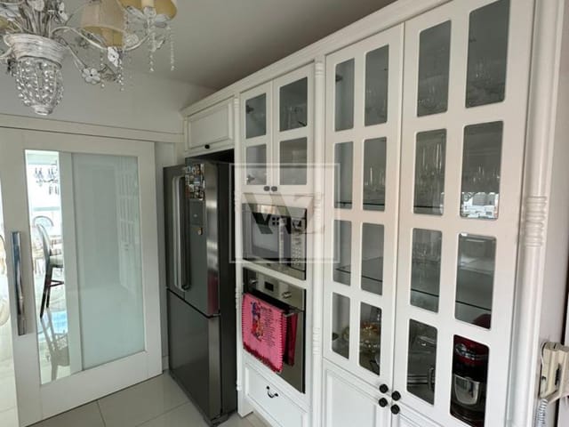 Apartamento 4 quartos e 5 banheiros, à venda, no bairro meia praia em Itapema