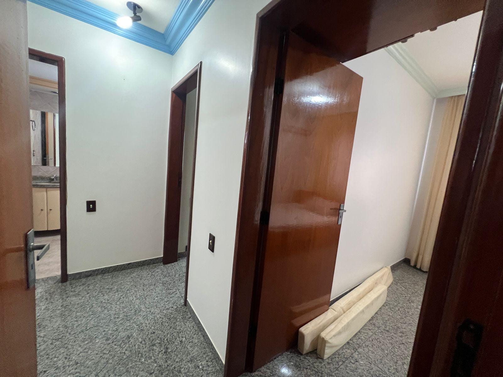 Apartamento à venda com 3 quartos, 98m² - Foto 11