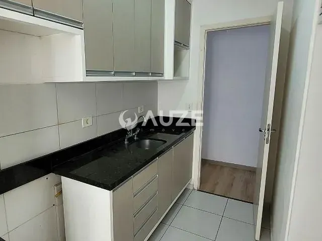 Apartamento com 60m² 3 quartos e 1 banheiro, à venda, no bairro Capão Raso em Curitiba