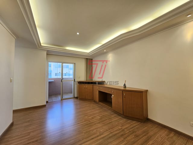 Apartamento 3 quartos e 1 banheiro, para alugar, no bairro Portão em Curitiba