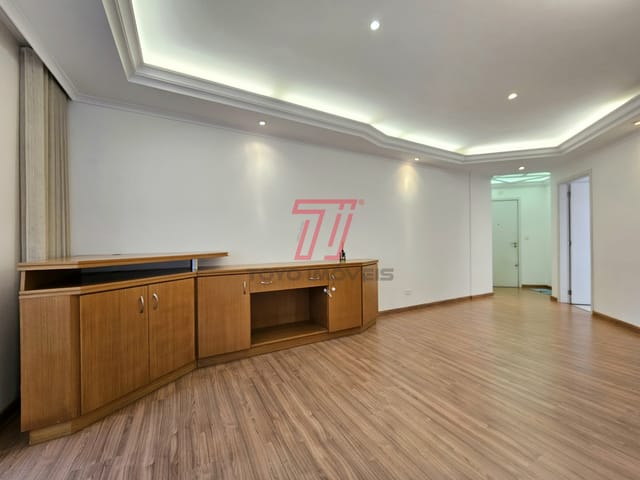 Apartamento 3 quartos e 1 banheiro, para alugar, no bairro Portão em Curitiba