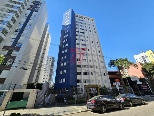 Apartamento 2 quartos e 2 banheiros, à venda, no bairro Mercês em Curitiba