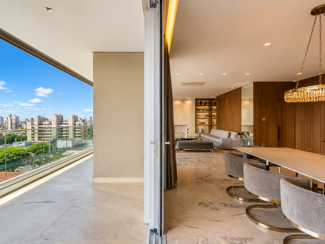 Apartamento com 715m² 4 quartos e 5 banheiros, à venda, no bairro Batel em Curitiba