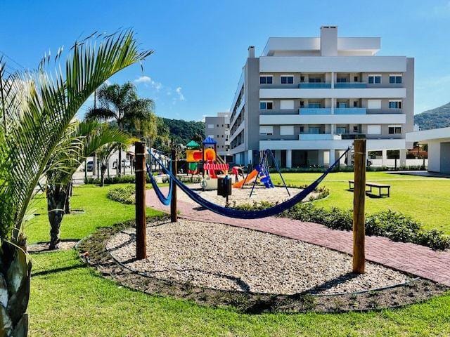 Apartamento 2 quartos e 2 banheiros, à venda, no bairro Ingleses do Rio Vermelho em Florianópolis