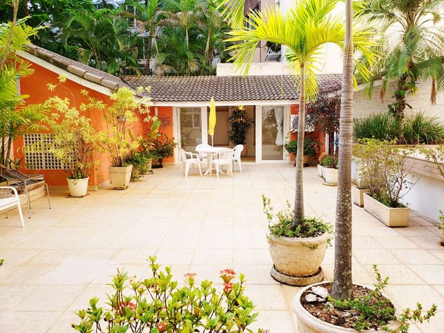 Foto do Apartamento - RARIDADE em IPANEMA! APARTAMENTO ESTILO CASA! Rua FRANCISCO OTAVIANO! 03 QUARTOS (02 SUÍTES), ÁREA EXTERNA, PISCINA, 01 VAGA, próximo a PRAIA | EASY NEGOCIOS IMOBILIARIOS LTDA