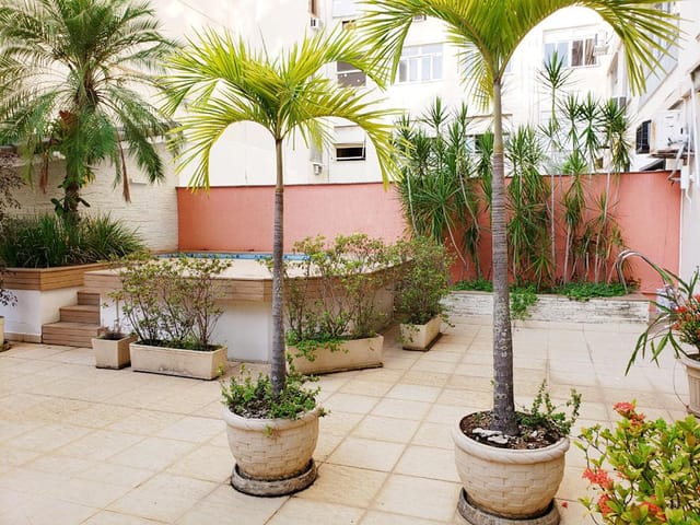 Foto do Apartamento - RARIDADE em IPANEMA! APARTAMENTO ESTILO CASA! Rua FRANCISCO OTAVIANO! 03 QUARTOS (02 SUÍTES), ÁREA EXTERNA, PISCINA, 01 VAGA, próximo a PRAIA | EASY NEGOCIOS IMOBILIARIOS LTDA