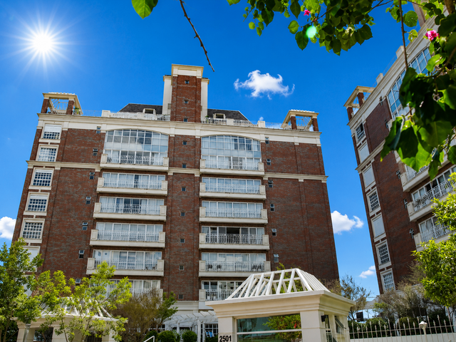 Apartamento com 214m² 3 quartos e 4 banheiros, à venda, no bairro Hugo Lange em Curitiba