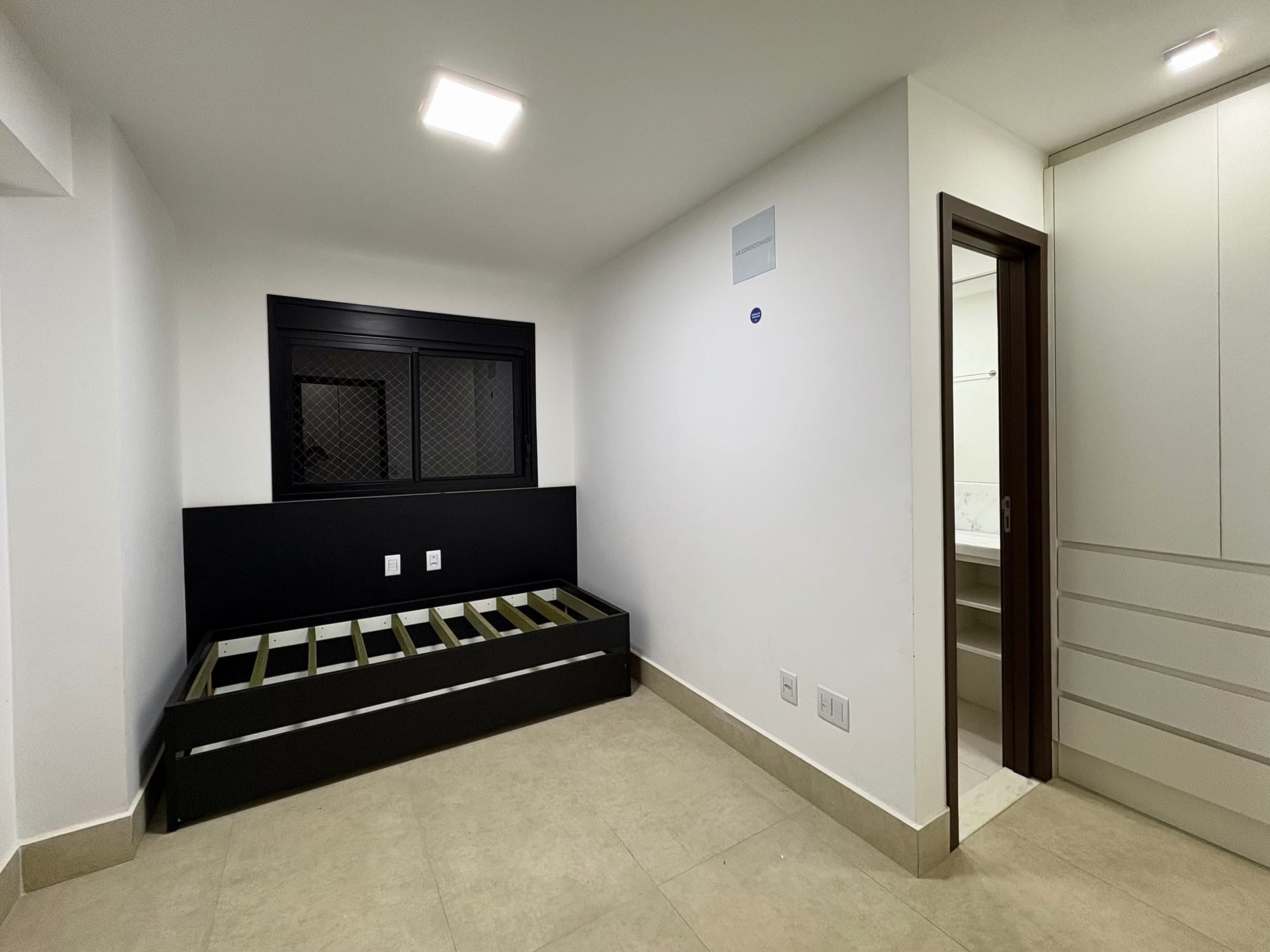 Apartamento à venda com 2 quartos, 70m² - Foto 11