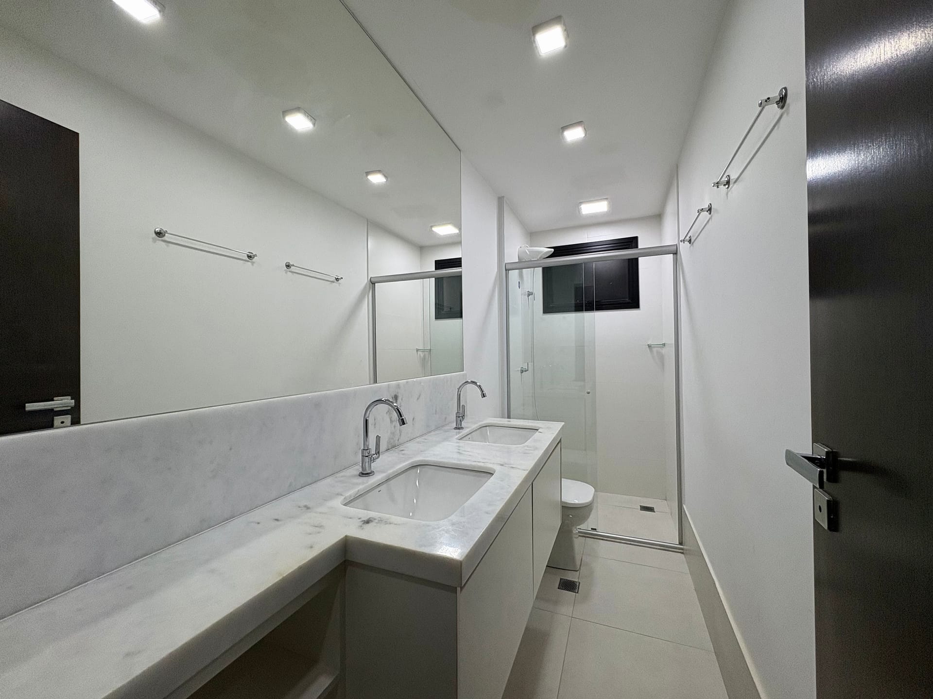 Apartamento à venda com 2 quartos, 70m² - Foto 14