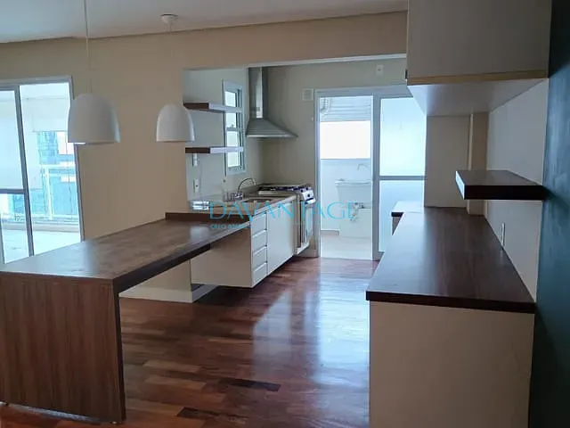 Apartamento para alugar, no bairro Cidade Monções em São Paulo