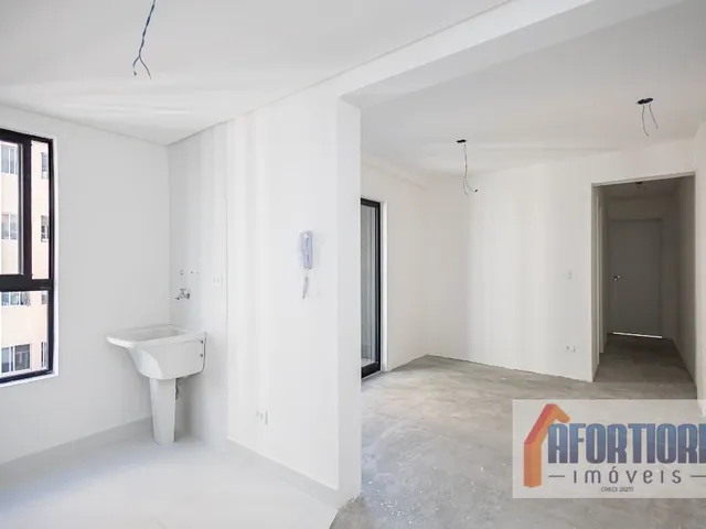 Apartamento 2 quartos e 1 banheiro, à venda, no bairro Água Verde em Curitiba