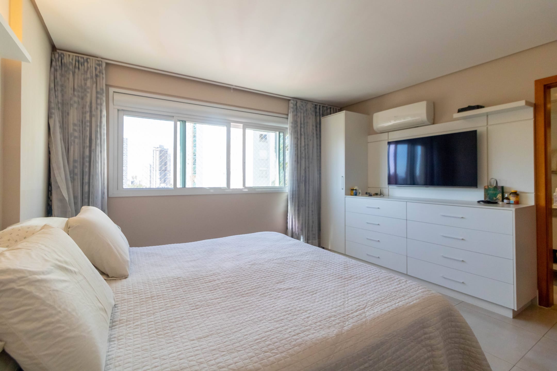 Apartamento à venda com 4 quartos, 176m² - Foto 11