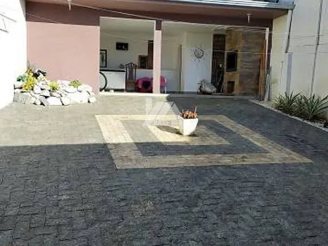 Apartamento com 347m² 4 quartos e 2 banheiros, à venda, no bairro Centro em Ponta Grossa