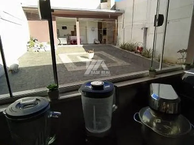Apartamento com 347m² 4 quartos e 2 banheiros, à venda, no bairro Centro em Ponta Grossa