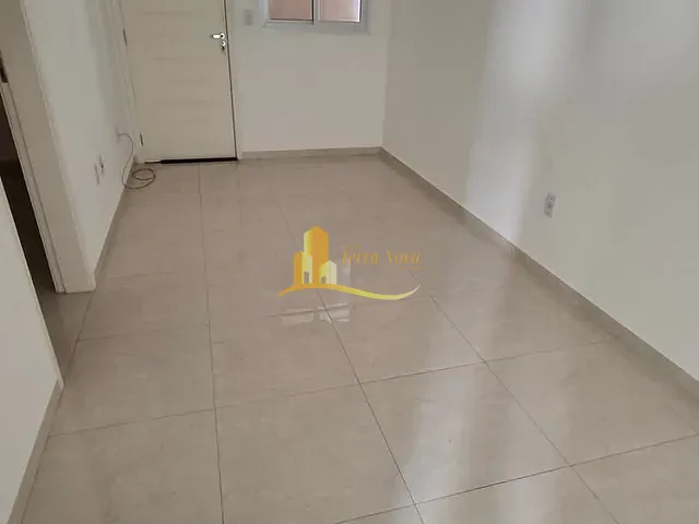 Apartamento 2 quartos e 1 banheiro, à venda, no bairro Vila Carmosina em São Paulo
