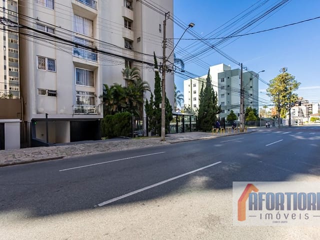 Apartamento 2 quartos e 1 banheiro, à venda, no bairro Cabral em Curitiba