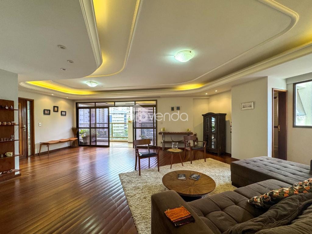 Apartamento, 3 quartos, 218 m² - Foto 1