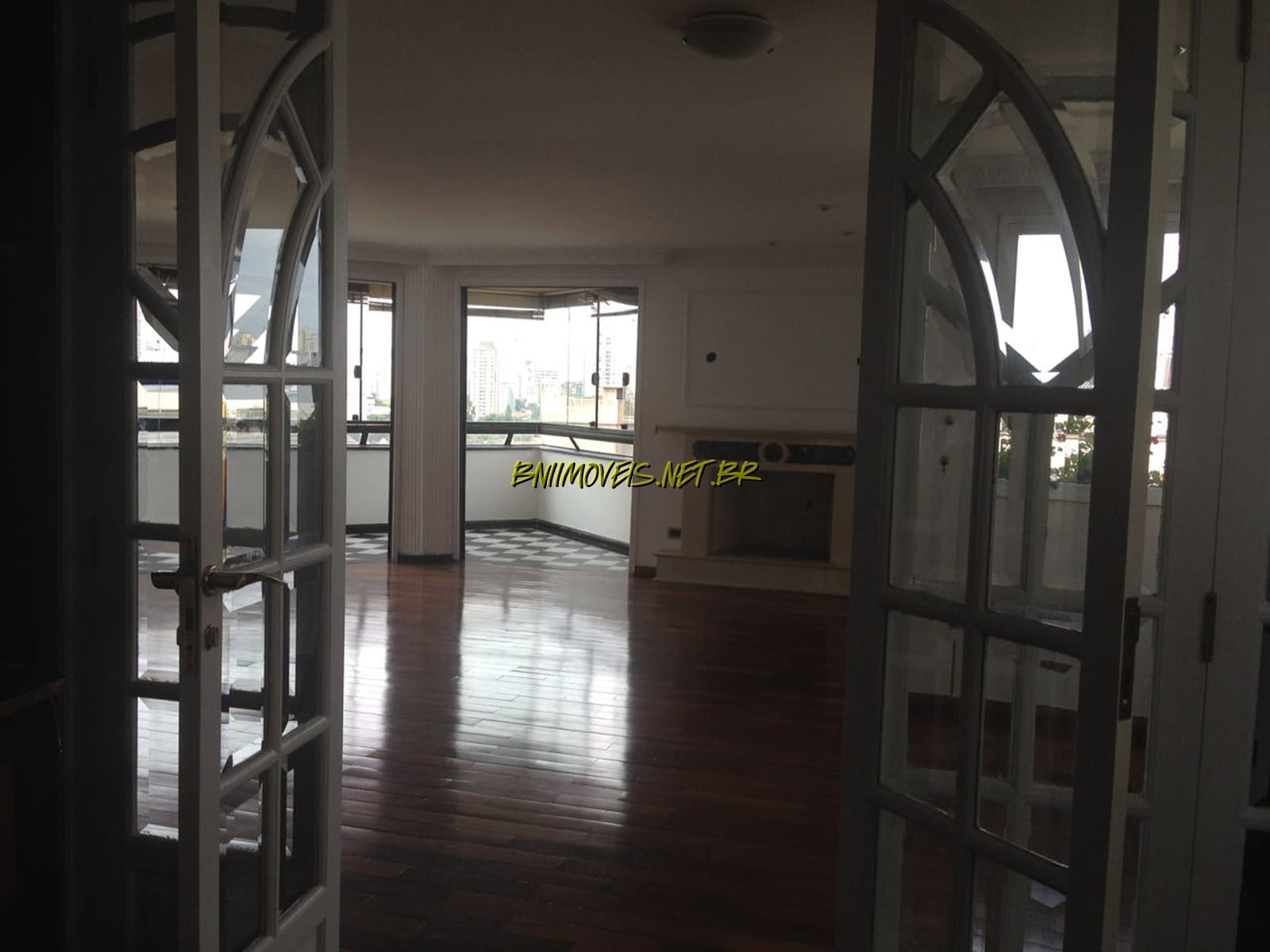 Apartamento à venda e aluguel com 3 quartos, 140m² - Foto 3